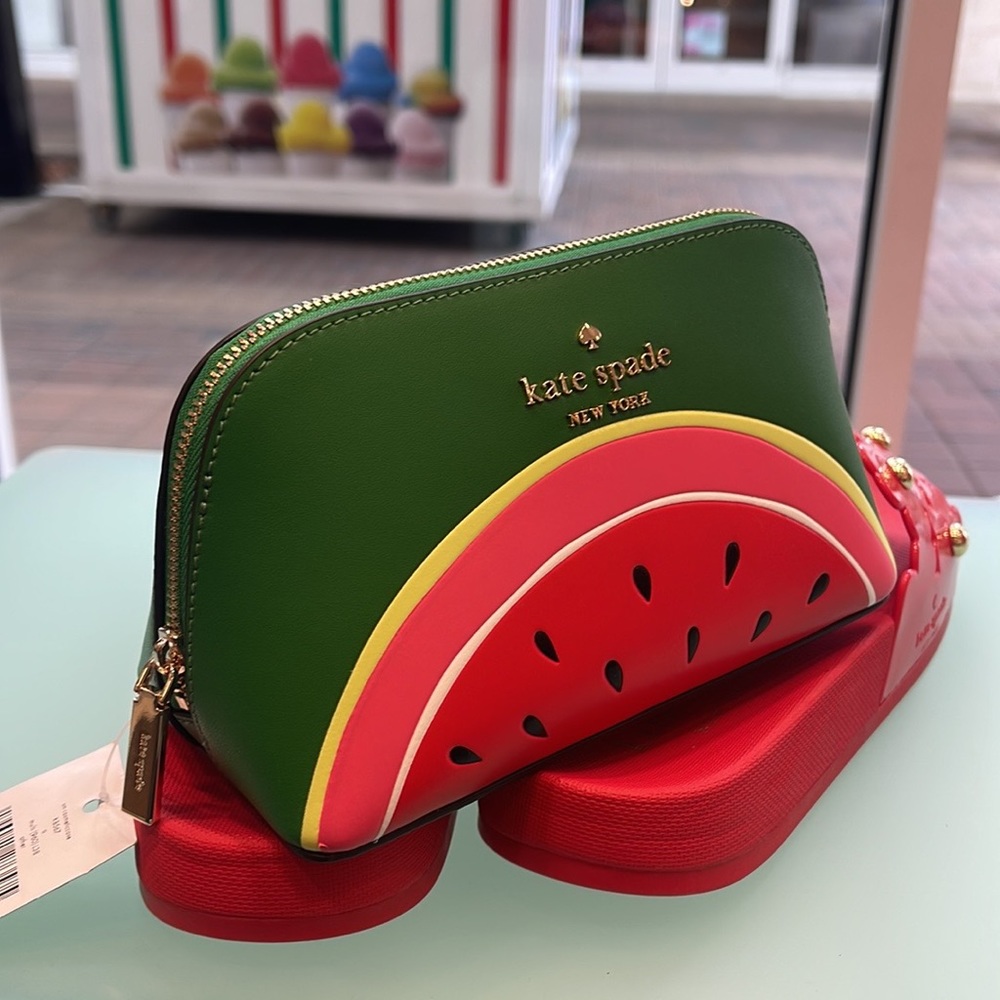 Kate Spade Watermelon Small Cosmetic Case
COLOR:
Multi
NWT - Picture 16 of 16